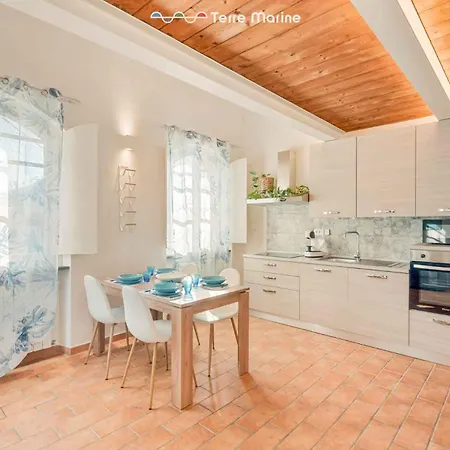 Ponente, Terremarine Apartman *